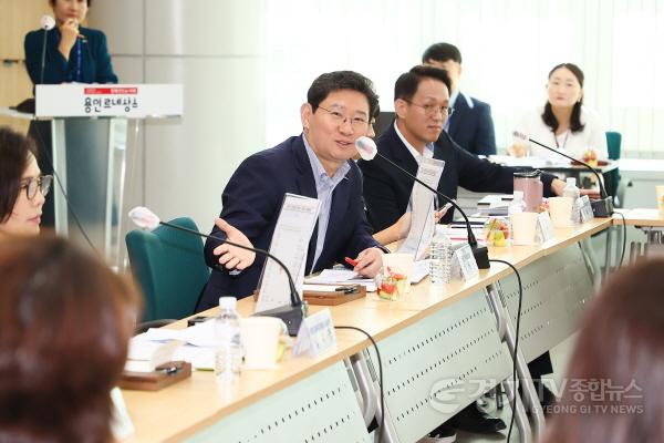 [크기변환]4-4. 이상일 용인특례시장이 23일 시청 비전홀에서 처인구 초등학교 학부모들과 간담회를 개최했다(4).jpg