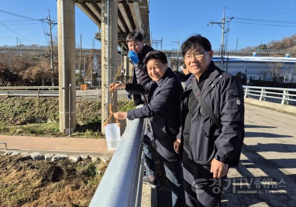 [크기변환]241209 김태희 의원, 반월저수지·건건천·반월천 현장점검…수질과 생태환경 개선방안 모색 (2).jpg