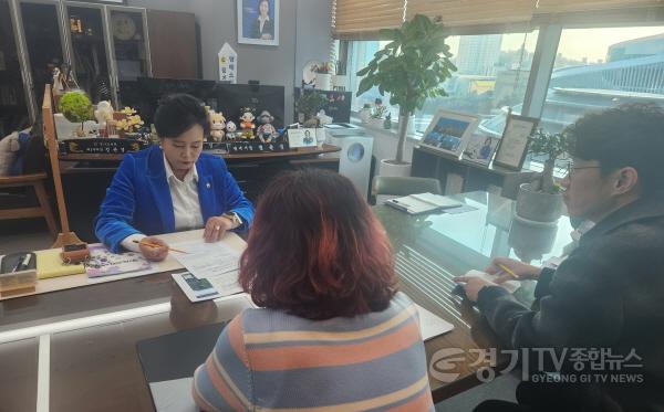 [크기변환]241212 정윤경 부의장, 경기도민의 사랑받은 수리산도립공원 되기 위해선 주민 편익 최우선으로 해야.jpg