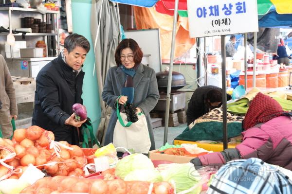 [크기변환]민생점검 지역사회 안정화 대책3(전통시장장보기).jpg