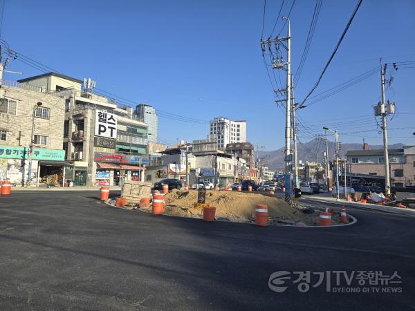 [크기변환]01 양평대교 북단 회전교차로 설치 공사 현장 사진 (1).jpeg