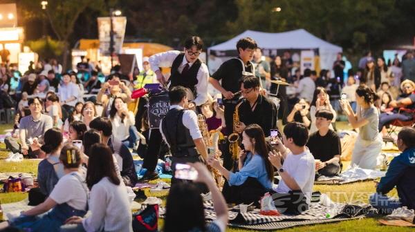 [크기변환]1-6. 수원시민의 복지·즐거움·소통 분야 체감 확대했다.jpg