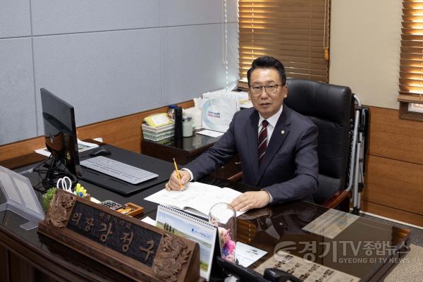 [크기변환]사진1) 강정구 의장 1.jpg