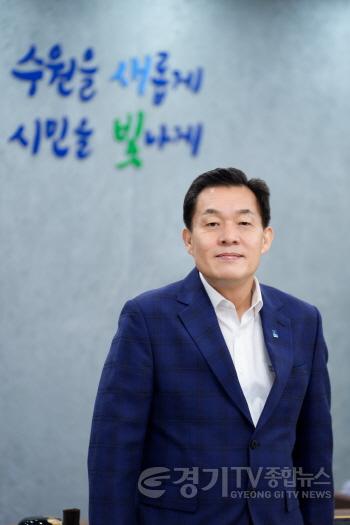 [크기변환]1. 이재준 수원시장, ‘올해의 지방자치 CEO’ 선정.JPG