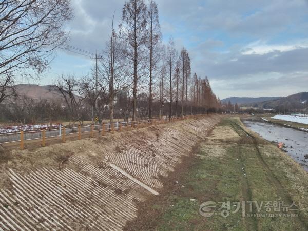 [크기변환]3-1. 용인특례시 처인구 백암면이 청미천 하천 준설과 산책로 조성 사업을 마무리했다..JPG