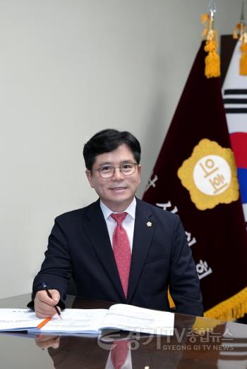 [크기변환][사진자료] 금광연 하남시의회 의장1.jpg