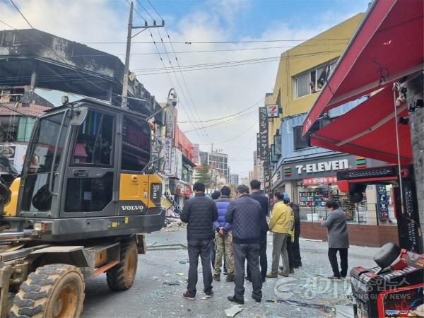 [크기변환]1-2 평택시, 상가건물 폭발 사고 피해 복구 총력.jpg