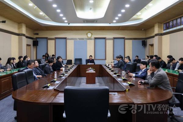 [크기변환]사진2) 2025년 평택시의회 시무식 모습.jpg