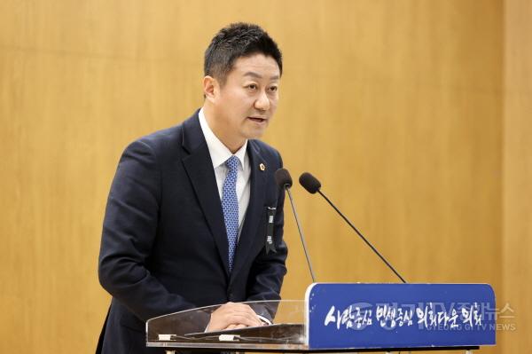 [크기변환]250102 김진경 의장, 2025년 직원 시무식서 2025년 비전 발표 발탁승진·직제개편 등 강력 추진 (2).jpg