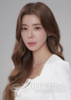 [크기변환]제1회 박물관영화제 개막식 사회자_배우 김규리.png