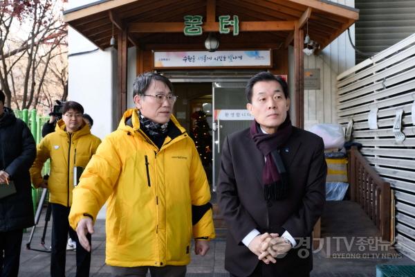 [크기변환]이재준 수원시장, 수원역 노숙인 일시보호소 점검(2).jpg