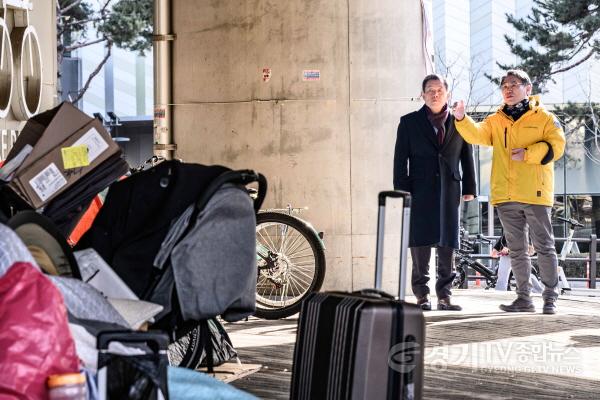 [크기변환]이재준 수원시장, 수원역 노숙인 일시보호소 점검(3).jpg