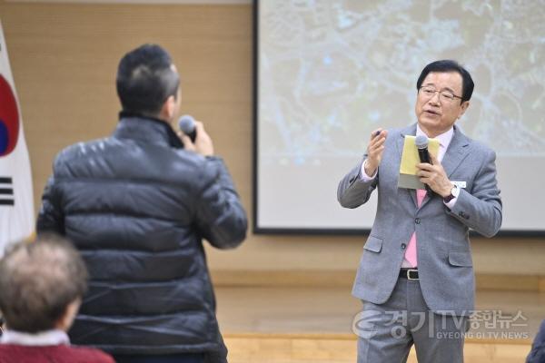 [크기변환](사진2)이현재 하남시장, 덕풍3동 주민과의 대화서 “교통·보행 편의 증진에 최선”.jpg