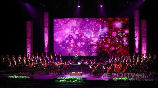 [크기변환]7-2. 18일 용인포은아트홀이 재개관 기념 공연을 개최했다.JPG