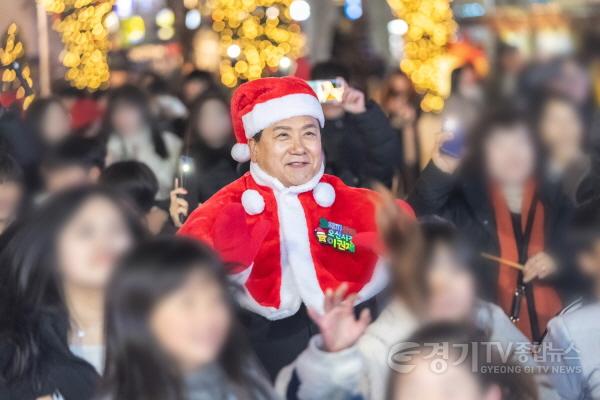 [크기변환]1-2. 20241228 오해피산타마켓폐막식.jpg