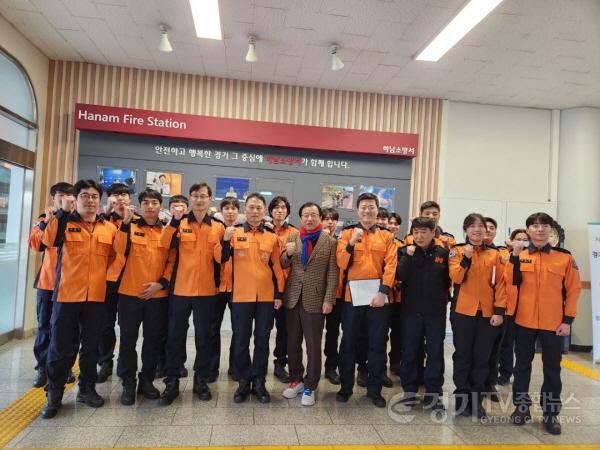 [크기변환](사진2)이현재 하남시장, 설 당일에도 쉼 없이 시민 안전 지킨 현장 방문.jpg