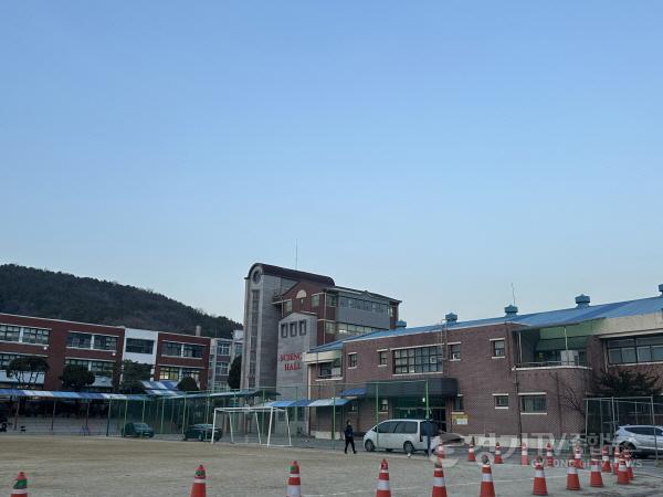 [크기변환]6-2. 용인특례시 처인구에 있는 용인중학교 전경.jpg