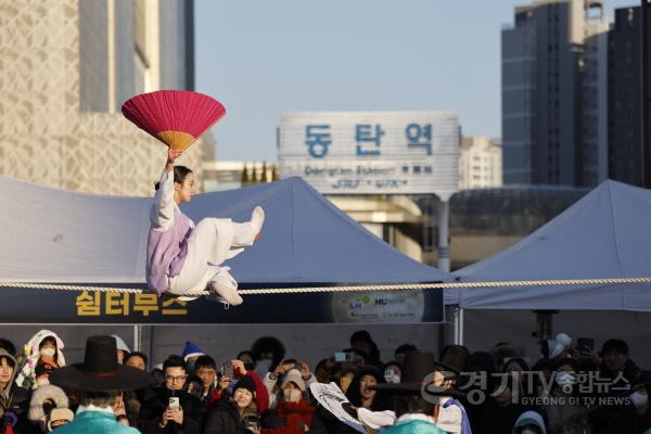[크기변환]1-5. 정월대보름 축제(줄타기).jpg