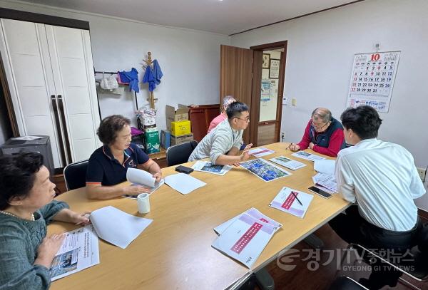 [크기변환]7. 용인특례시는 지난해 7월 주거환경개선사업 정비계획 용역에 착수한 김량장1구역 주민 의견 수렴하기 위해 시범적으로 주민참여단을 운영했다.jpg