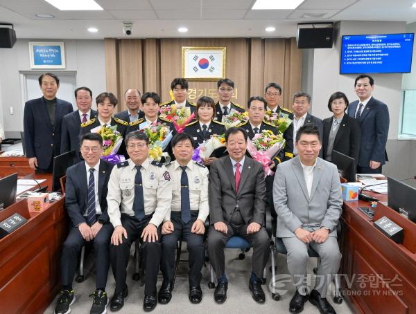 [크기변환]250214 안전행정위원회, 분당 야탑동 화재 대응 소방관 표창 수여 (2).jpg