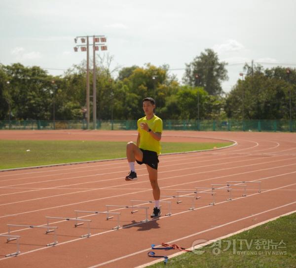 [크기변환]1-1. 용인특례시 직장운동경기부 소속 육상 높이뛰기 우상혁 선수 훈련 모습.jpg