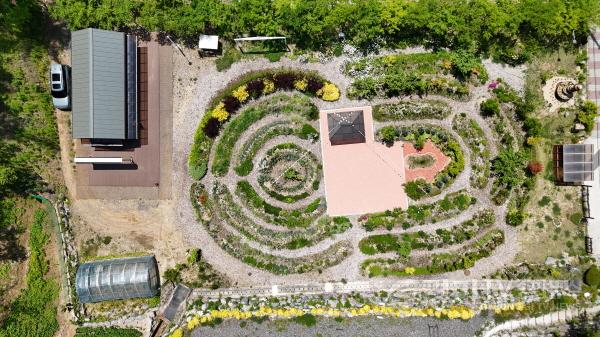 [크기변환]3. 퍼머컬처 디자인을 적용한 생태정원.jpg