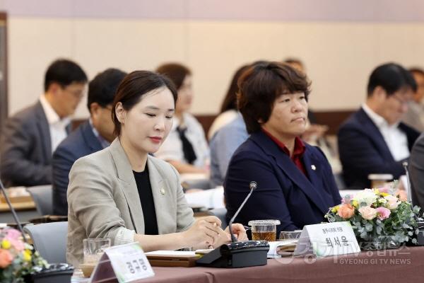 [크기변환]최서윤, 박선미 의원.jpg