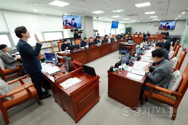 [크기변환]250219 인사청문특별위원회, 김상회 경기아트센터 사장 후보자 인사청문회 개최(1).JPG (1).jpg
