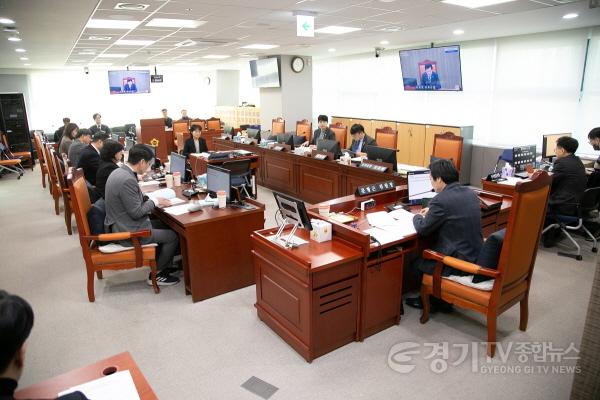 [크기변환]250219 인사청문특별위원회, 경기도미래세대재단 대표이사 후보자 인사청문경과보고서 가결 (2).jpg