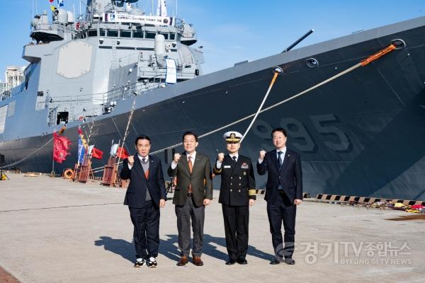 [크기변환]정조대왕이 만든 도시 수원시,해군‘정조대왕함’과 자매결연(3).jpg