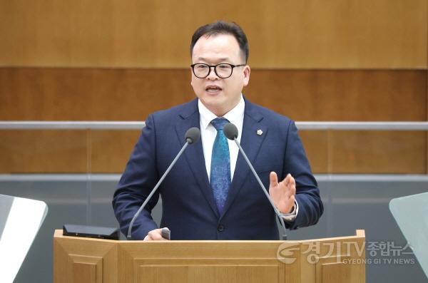 [크기변환]250221 임창휘 의원, 5분 자유발언에서 경기도 수자원 패러다임 전환과 통합 물관리 체계 구축 건의 (2).JPG.jpg