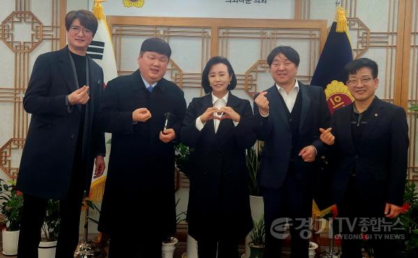 [크기변환]250220 정윤경 부의장, 시각 장애인과 간담회에서 장애인의 삶의 질 개선, 경기도가 적극 지원 해야 강조1.jpg