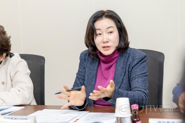 [크기변환]20250224 용인특례시의회 김희영 의원, 용인시 아이돌봄 지원에 관한 조례 제정을 위한 간담회 개최(3).jpg