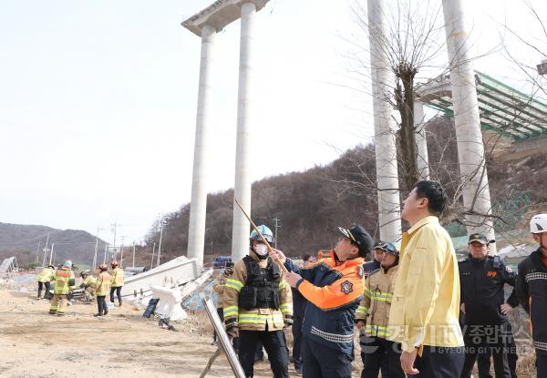 [크기변환]250225 김진경 의장, 서울세종고속도로 사고 현장 찾아 재발 방지 및 신속한 피해 복구에 최선 다하겠다   (1).jpg