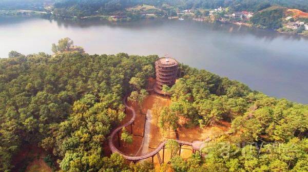 [크기변환]1-2. 금북정맥 국가생태문화탐방로.jpg