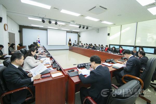 [크기변환]사진 1) 화성특례시의회 의원 간담회.jpg