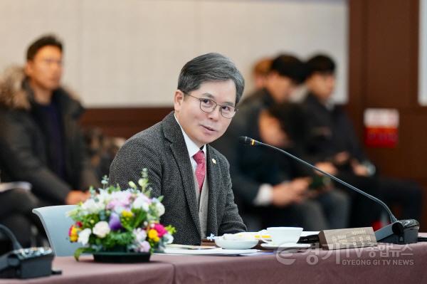 [크기변환][사진자료③] 2025년 2월 6일 제131차 경기동부권시군의장협의회 정례회에서 발언 중인 금광연 의장(사진_하남시의회 제공).jpg