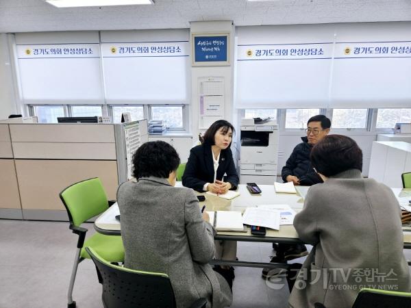 [크기변환]250227 박명수·황세주 의원, 안성시 전략기획담당관과 정담회1.jpg