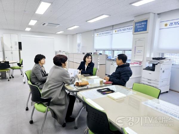 [크기변환]250227 박명수·황세주 의원, 안성시 전략기획담당관과 정담회2.jpg