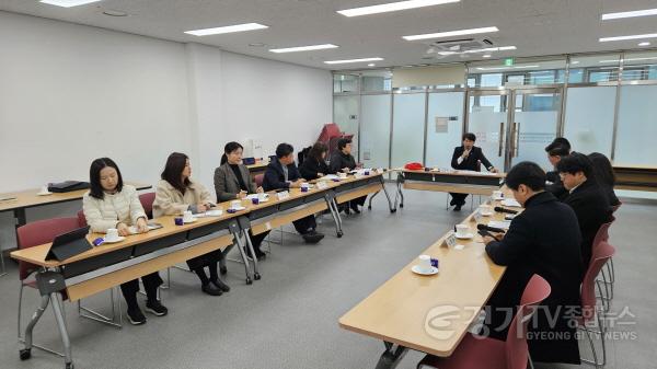 [크기변환]기사(배포)_20250228 (간담회)화성특례시 사회적 약자 대관료 면제 및 감면 활성화 방안 논의 간담회 개최 사진2.jpg