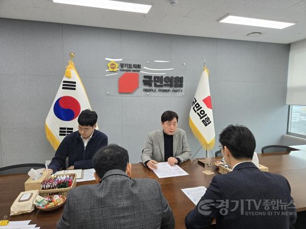 [크기변환]김영기 정책위원장, 청년 운전면허 취득비용 지원사업 적극 추진 촉구.jpg