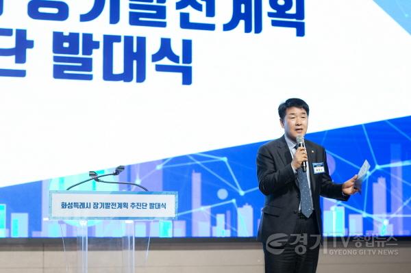 [크기변환]사진 2) 축사 중인 배정수 의장.jpg