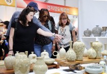 [크기변환]01-(요청) ‘여주오곡나루축제’, ‘여주도자기축제’ 2025년 경기대표관광축제 선정1 (외국인).JPG