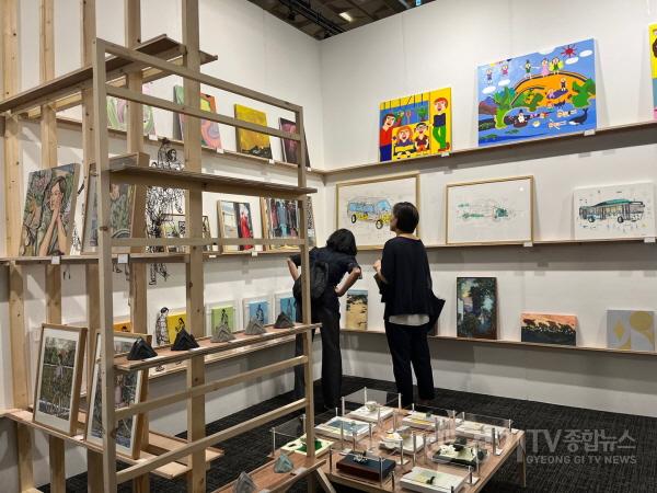 [크기변환]사진 1. 2024 아트경기 미술장터 오타쿠 바자르 (수원컨벤션센터).jpg