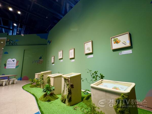 [크기변환]경기북부어린이박물관_소장품 전시 (2).jpg