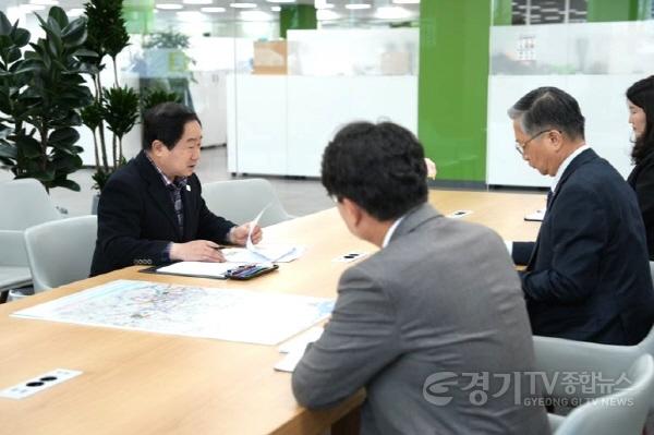 [크기변환](0305)[정책기획과]주광덕 남양주시장, 한국토지주택공사(LH) 이한준 사장에게 주요 현안 해결 요구(사진2).jpg