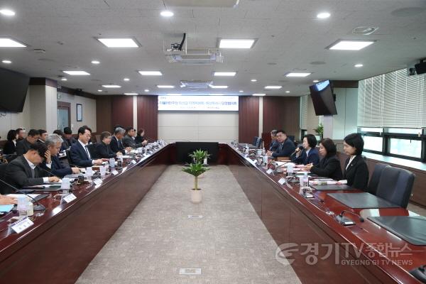 [크기변환]6-2. 화성특례시가 더불어민주당 화성갑 지역위원회와 함께 당정협의회를 개최하고 있다..jpg