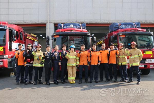 [크기변환]250307 남경순 의원, 수원소방서 명예소방서장 위촉 봄철 산불예방 캠페인 펼쳐 (1).jpg