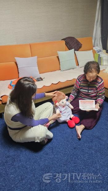 [크기변환]4. 효돌이 활용 사례관리 사업 모습.jpg