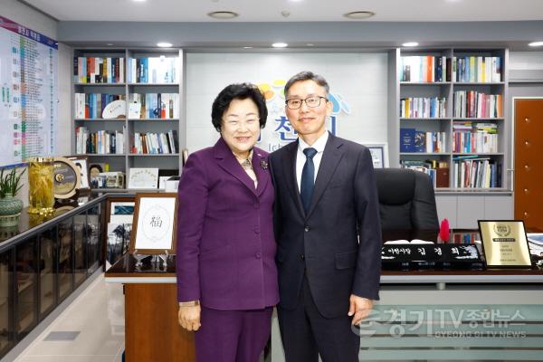 [크기변환]국군복지단장 방문2.jpg